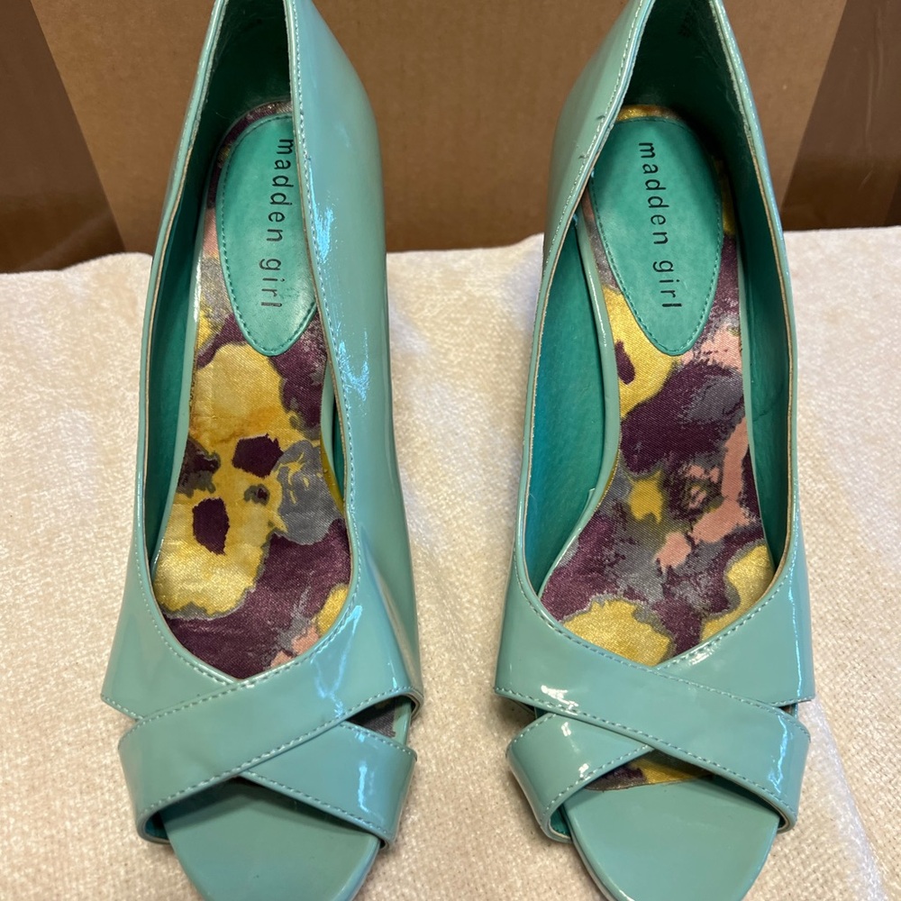 Madden Girl Open toe Heels